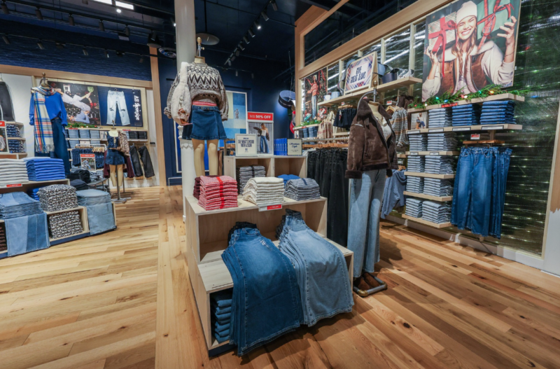 The Search Ends Here: Why American Eagle is the Ultimate Denim Destination!